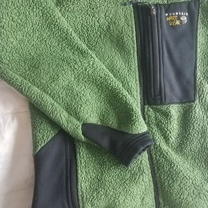 Mountain hardware sweater